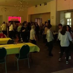 Tanzfläche mit Stimmung wie im Club